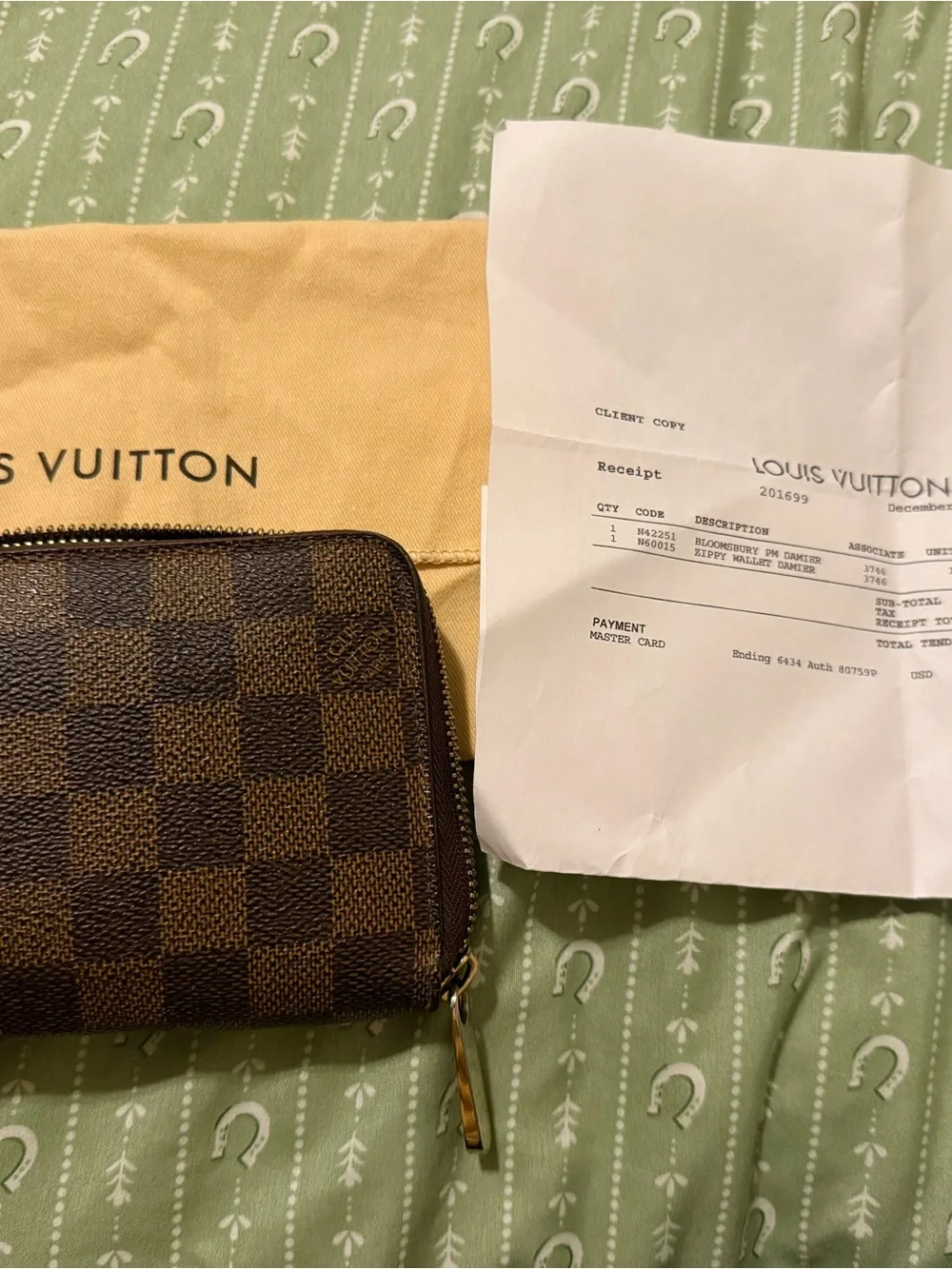 Authentic LV Damier Zippy Wallet
